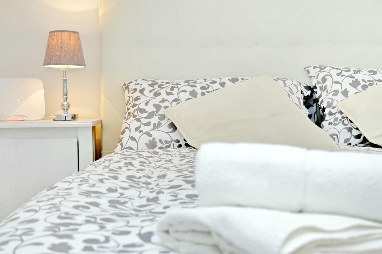 Bbhome Trastevere Station White Chic Apartment Rome Buitenkant foto